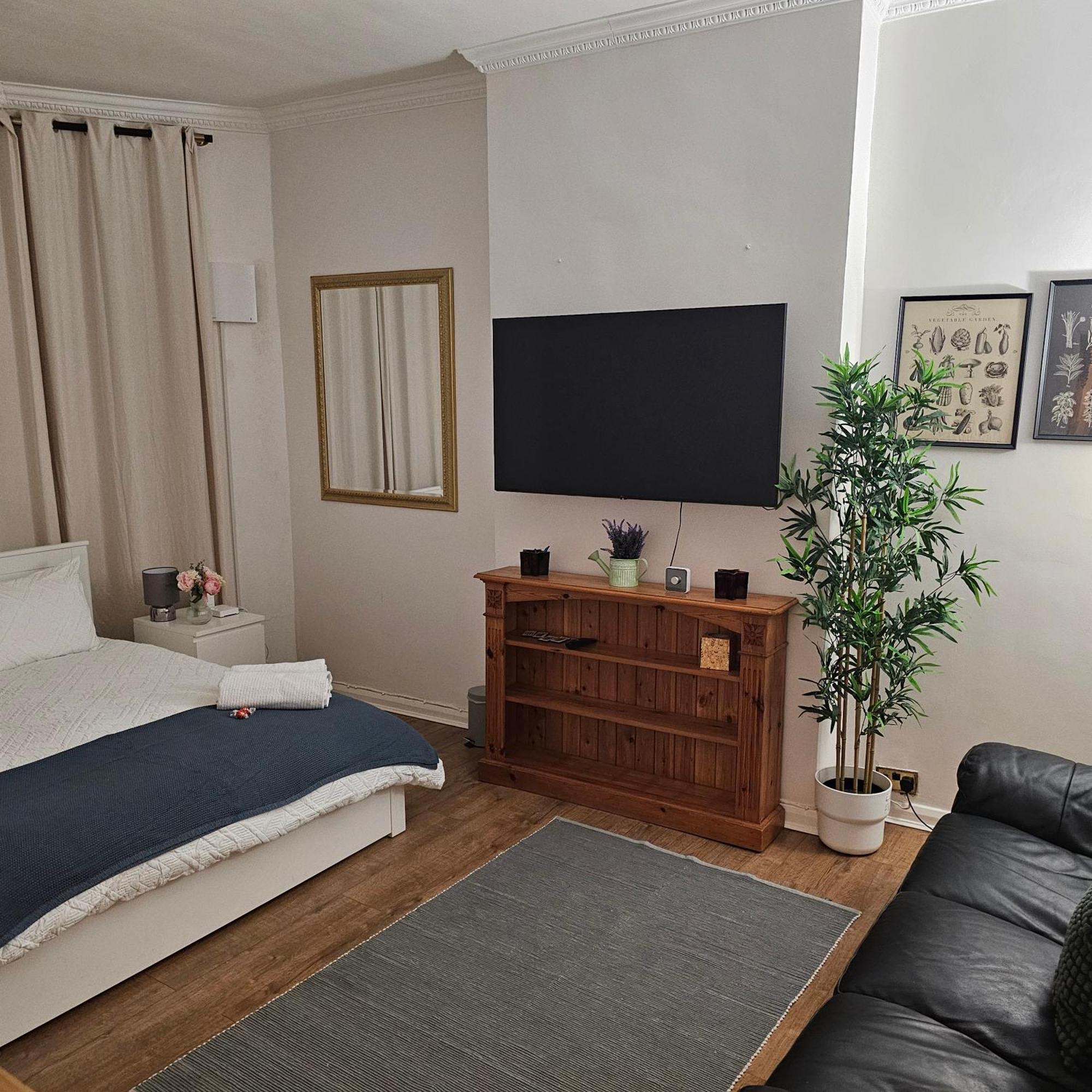 Spacious Flat In Appartamento Londra
