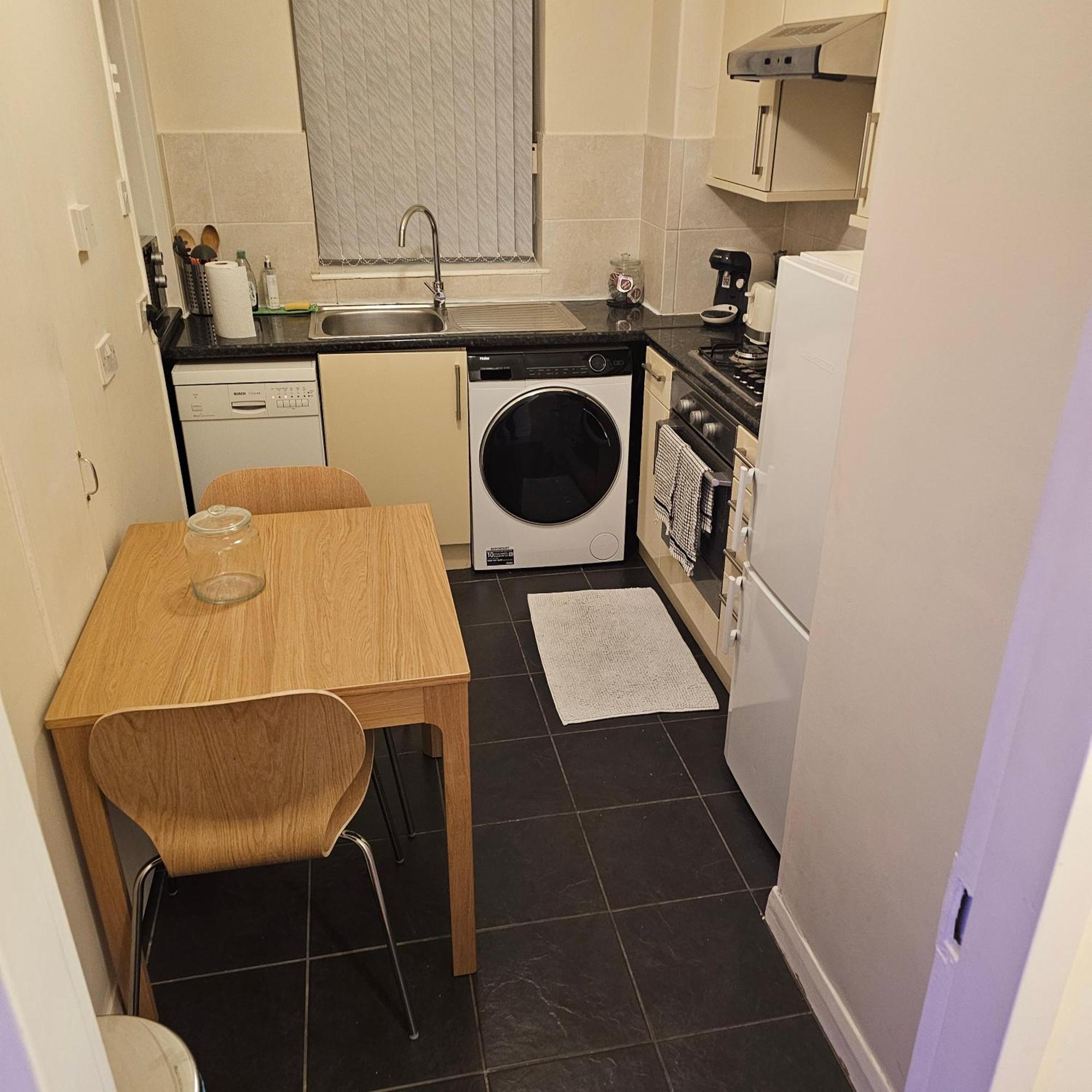 Spacious Flat In Apartment London